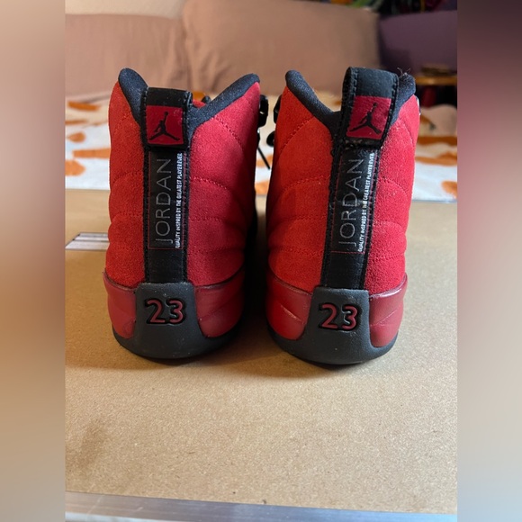 Reverse Flu Game Jordan 12 Retro - Picture 3 of 7